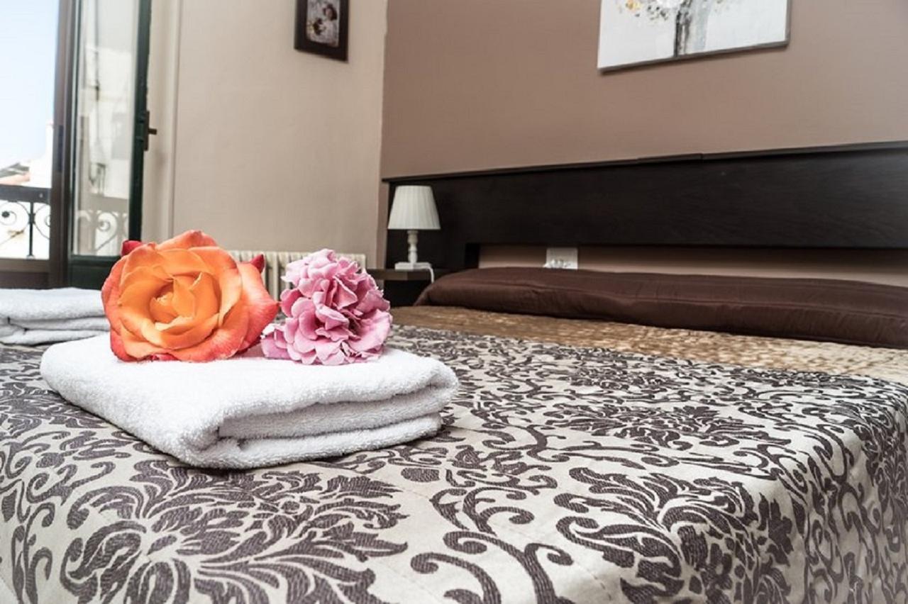 Apartamentos Turisticos Avila La Catedral ภายนอก รูปภาพ