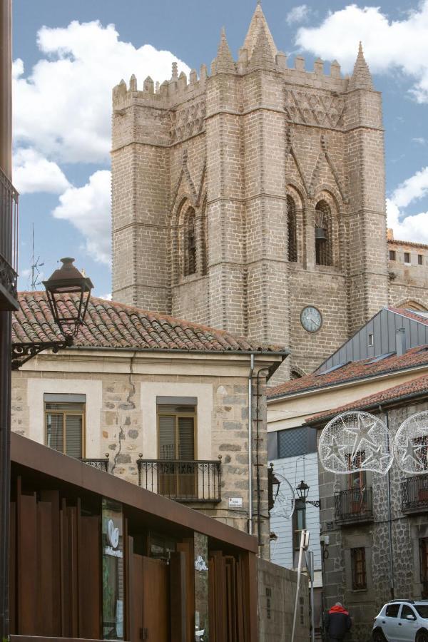 Apartamentos Turisticos Avila La Catedral ภายนอก รูปภาพ